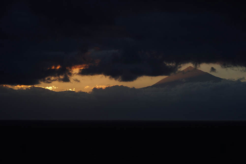 Sony SEL18135 Sample - Sunrise Mount Teide