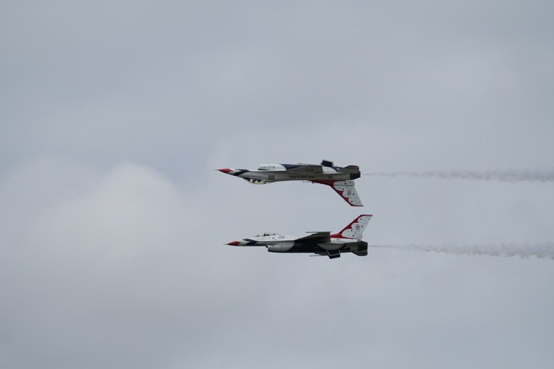 US Thunderbirds Jet taken with Sony a6500 and SEL70300G Lens